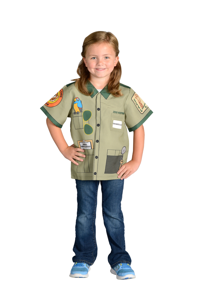 kid wearing zoo keeper shirt.